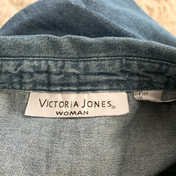 Victoria Jones | Denim Chambray Button Down Shirt - Picture 6 of 11